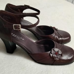 Vintage Reaction Kenneth Cole Vintage Ankle Strap Heel Shoes